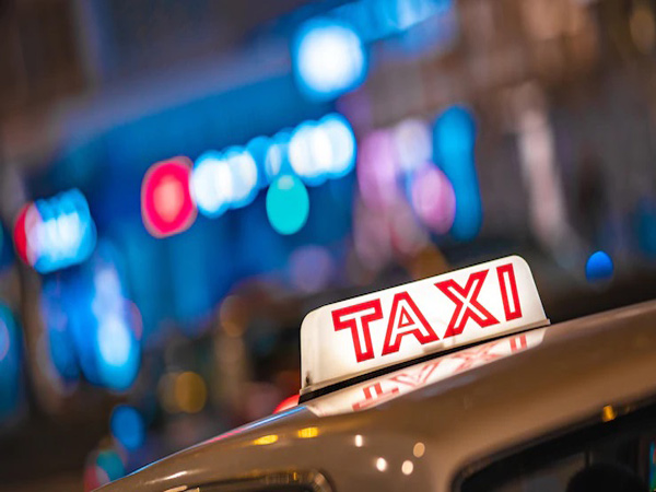 Taxi đưa đón bệnh nhân